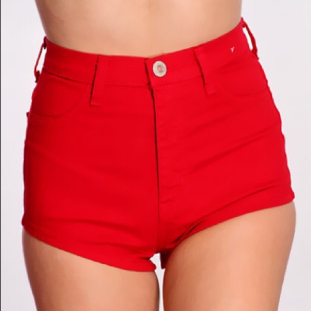 High waisted red shorts 🟣
